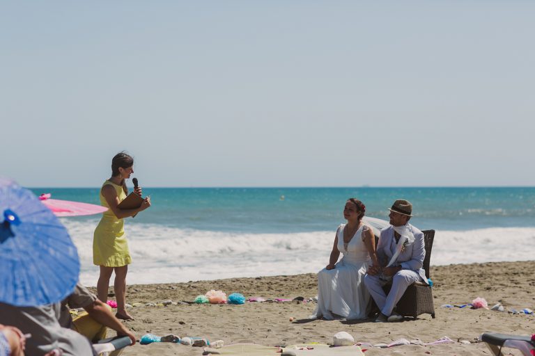 Heiraten am Meer bei einer freien Trauung mit Strauß & Fliege Traurednerin Rune