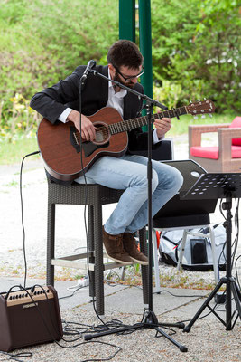 Live Musik bei einer freien Trauung | Strauß & Fliege