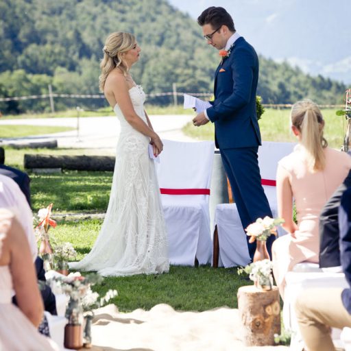 Hochzeitslocation wählen: Worauf ihr achten solltet, damit die freie Trauung wirklich trägt