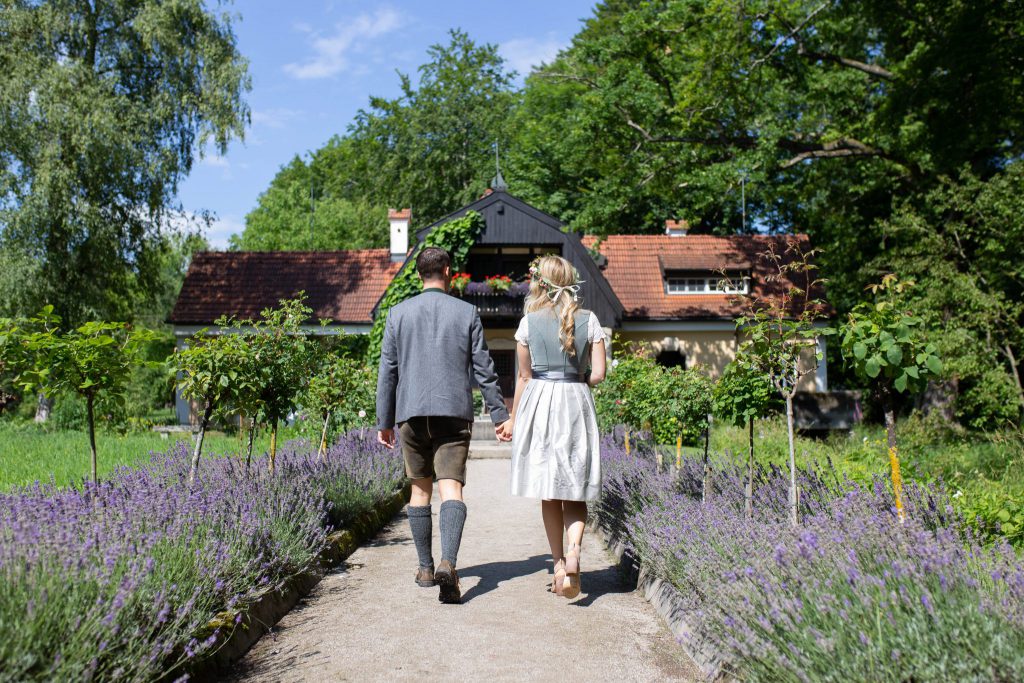 Heiraten mit den Trauredner:innen aus Bayern von Strauß & Fliege