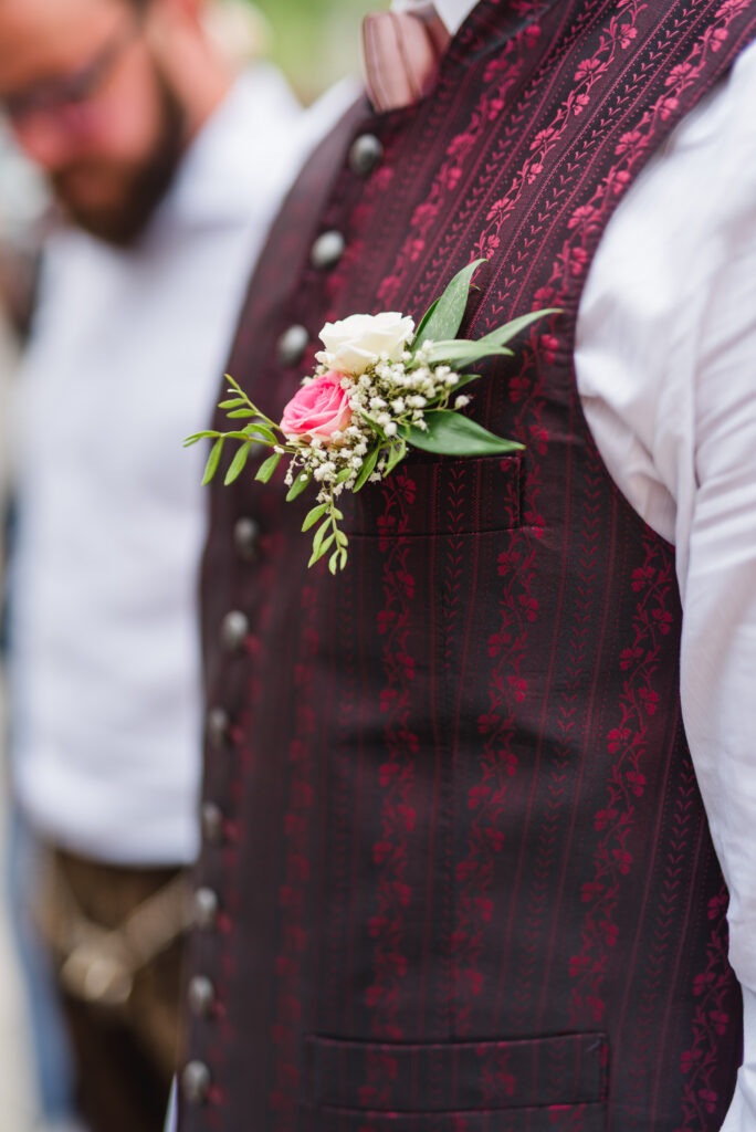 Blumen Bräutigam | Accessoires Hochzeit | Strauß & Fliege