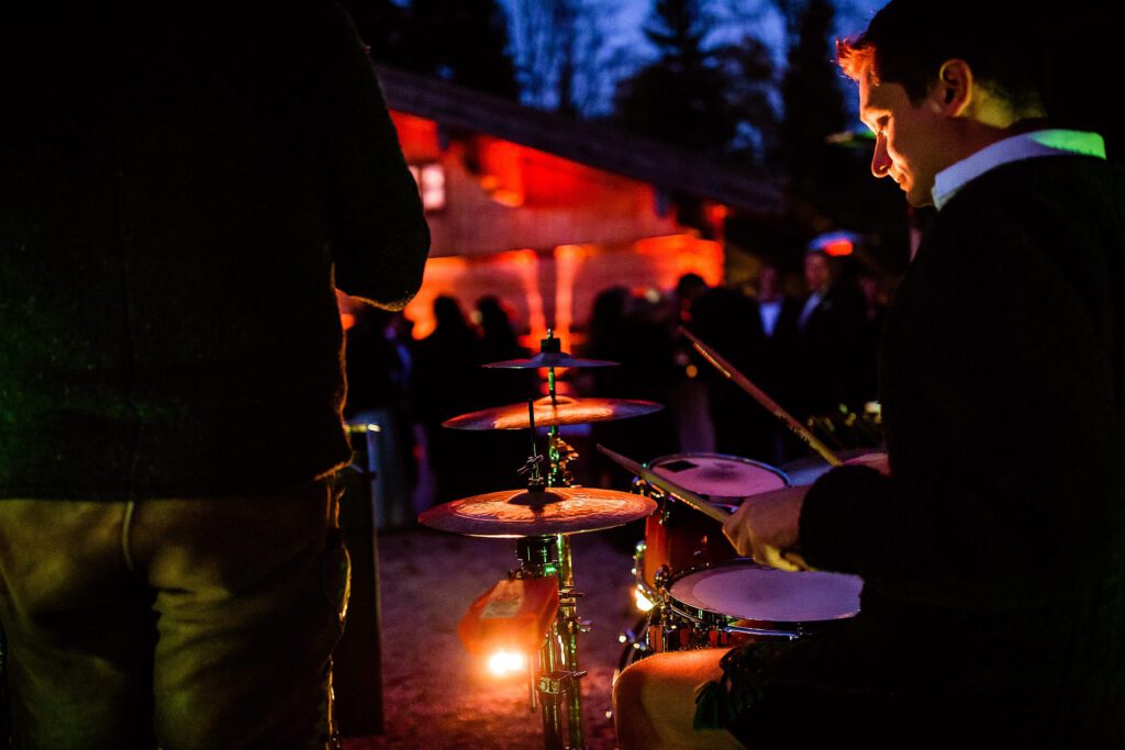 Outdoor Live Musik auf der Hochzeitsfeier | Strauß & Fliege