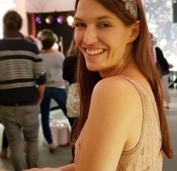 Traurednerin Marina Lessig | Freie Trauung in München und ganz Bayern | Strauß & Fliege