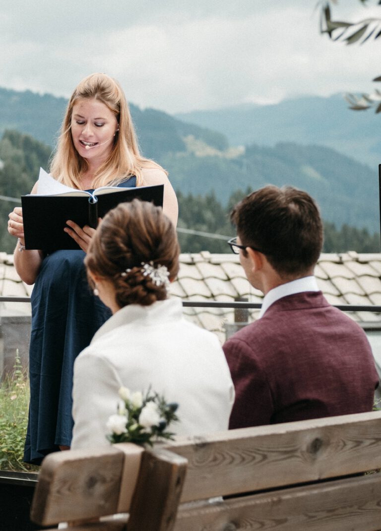 Freie Trauung auf der Maierl Alm in Tirol (Österreich) | Traurednerin Anna Hölzl | Strauß & Fliege