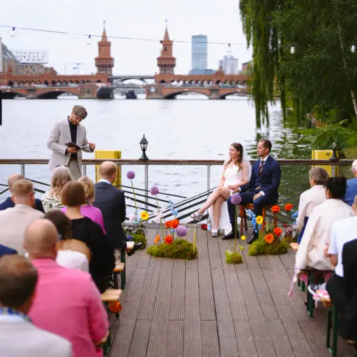 Atmosphäre bei der freien Trauung – warum es nicht ums Vorführen geht